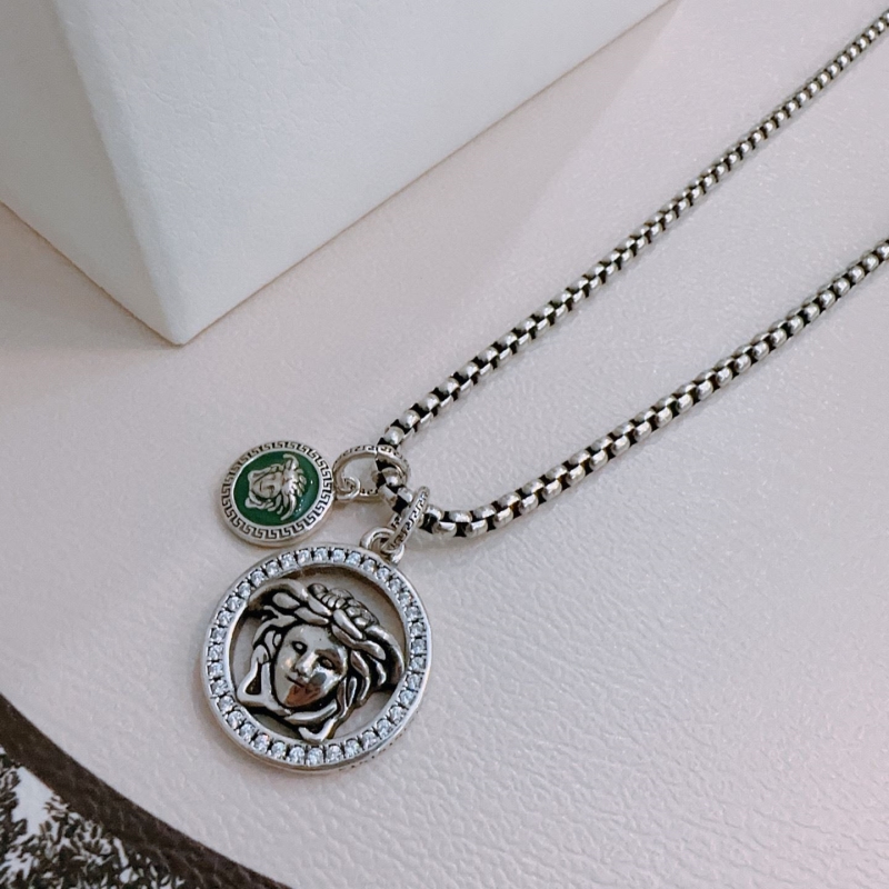 VERSACE